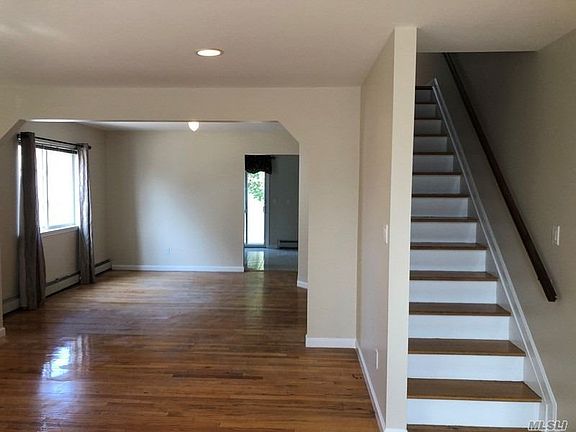 4th image of 150 Jefferson Ave APT A