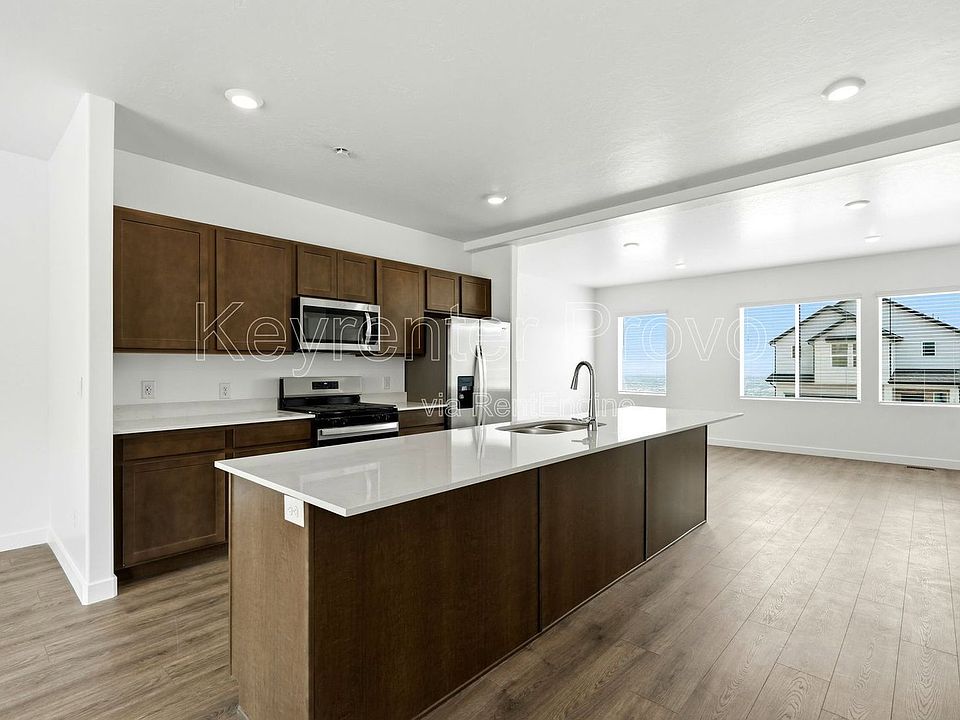 1st image of 371 E Levengrove Dr