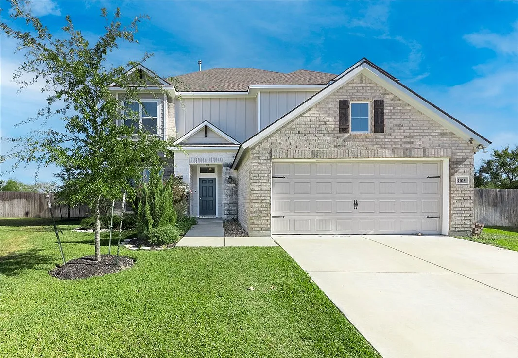 5 bed, 3.5 bath, 3160 sqft, $3,800 — Photo 1