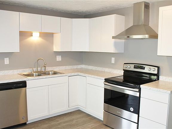 3rd image of 204 Ontario Pl