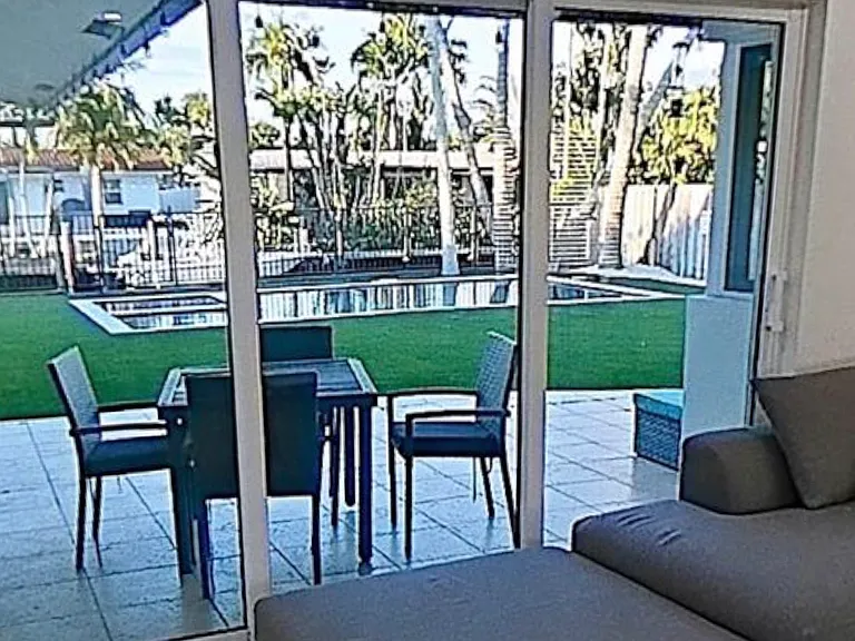 1709 SW 5th Pl — Photo 9