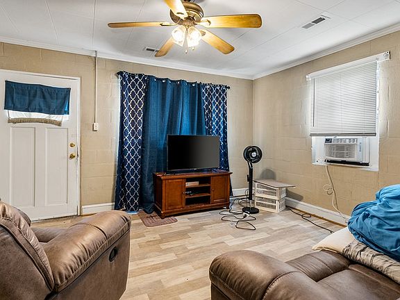 3rd image of 7 Edgewood Dr
