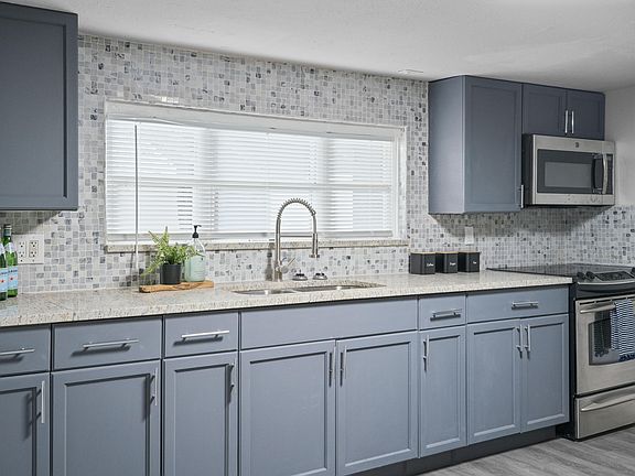2nd image of 2516 Lorraine St #13453421
