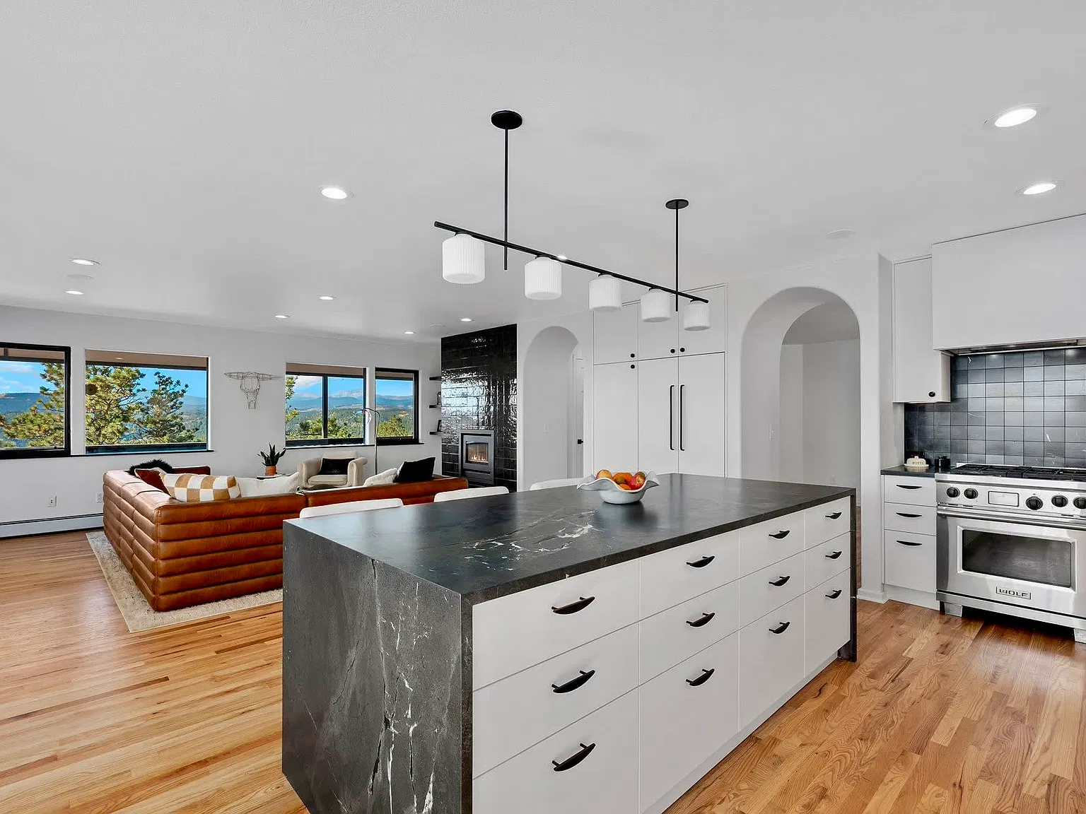 4 bed, $10,000 — Photo 4