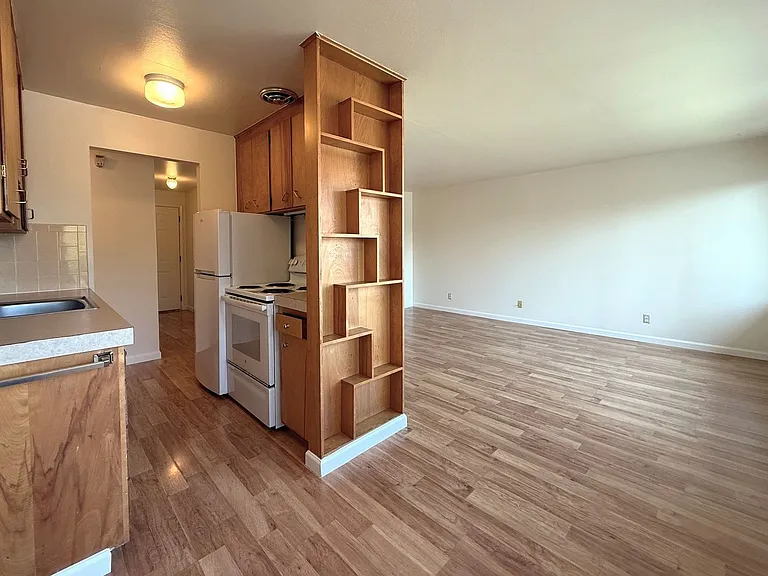 3837 Woodland Park Ave N #3831 — Photo 15