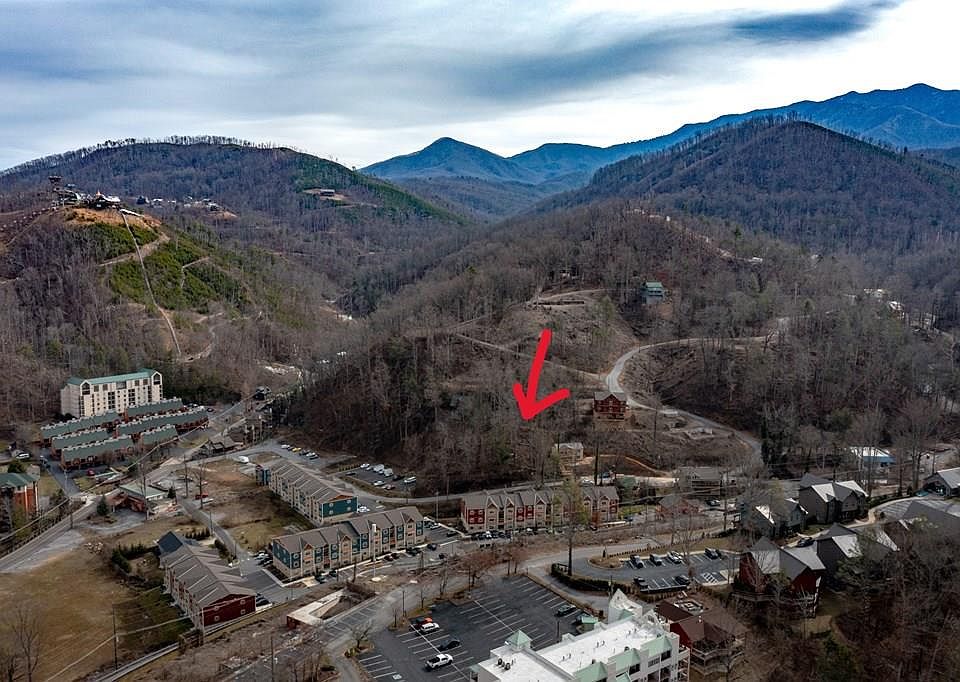 1st image of Circle Dr