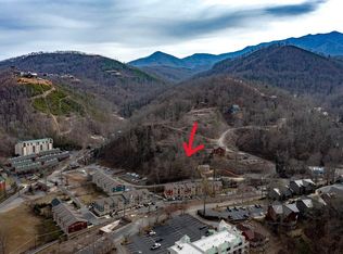 Circle Dr, Gatlinburg, TN 37738