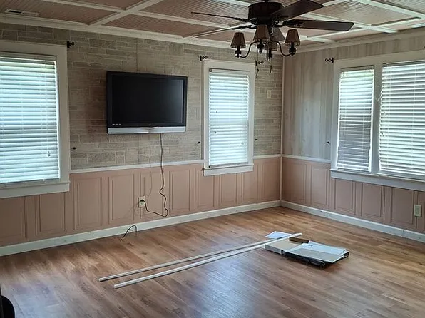 2606 Oaks Rd, New Bern, NC 28560