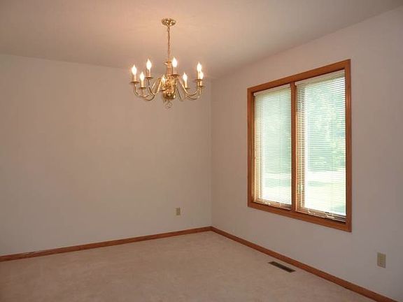 5th image of 104 Fairway Dr