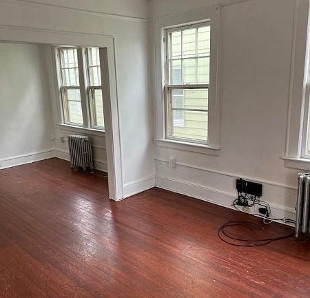 2nd image of 139 Willowdale Ave