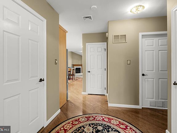 5th image of 16 Rumford Ct