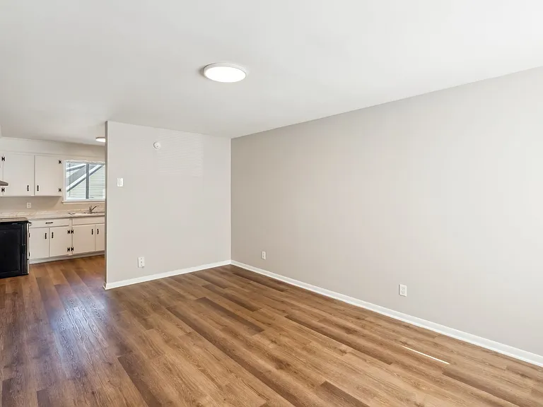 6228 Robertson Ave — Photo 11