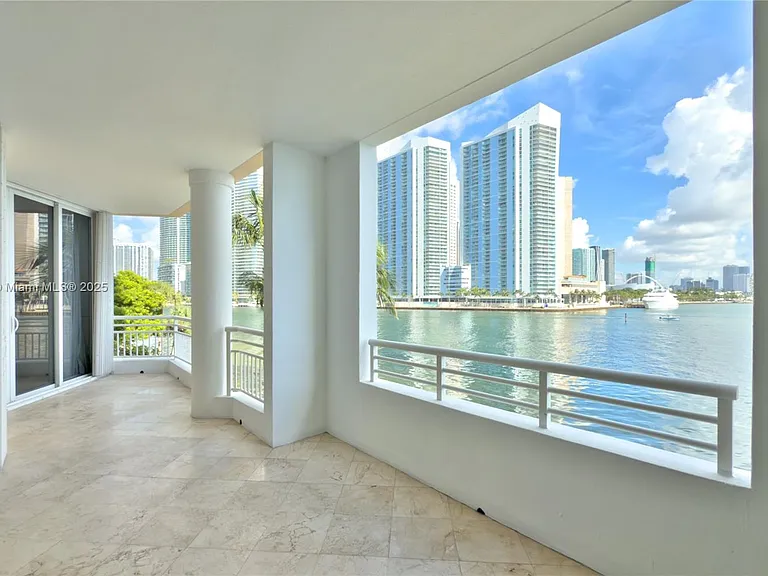 848 Brickell Key Dr #306 — Photo 30