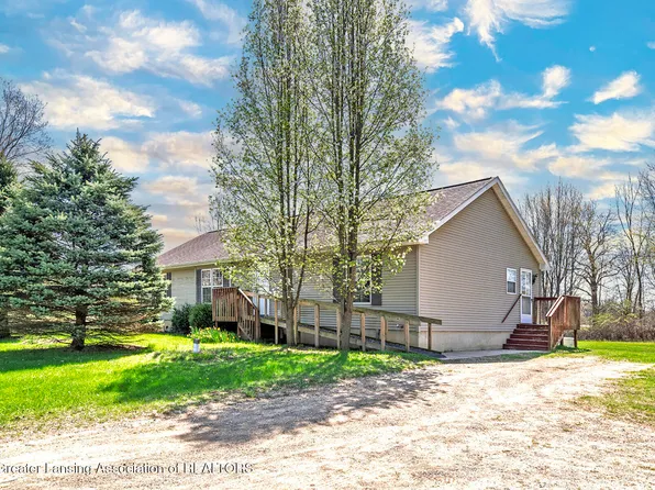2709 W Miller Rd, Morrice, MI 48857