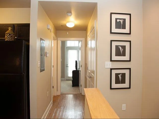 530 Saint Andrew St — Photo 12