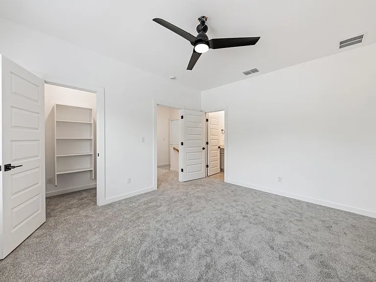 158 S Academy Ave — Photo 20