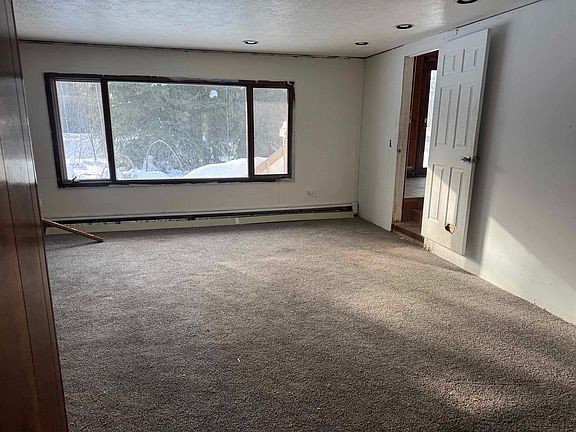 2nd image of 205 Madcap Ln