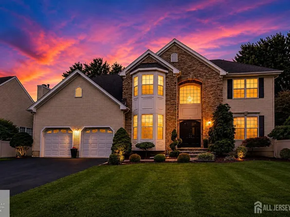 15 Autumn Ln, East Brunswick, NJ 08816