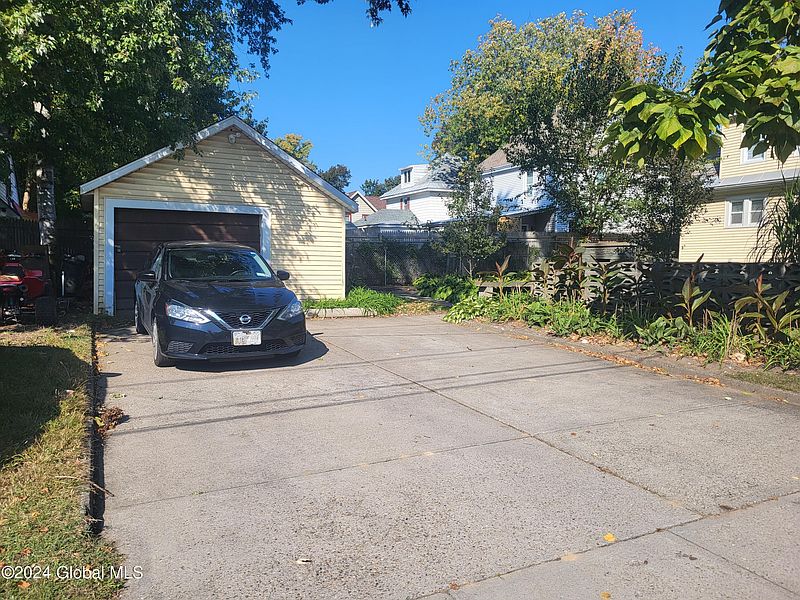 3rd image of 51 Sacandaga Road