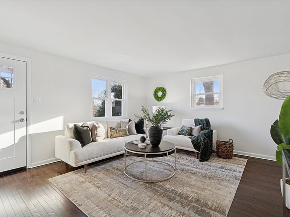 3rd image of 303-313 Lemon St