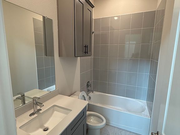3rd image of 4558 Mona Lisa Ln
