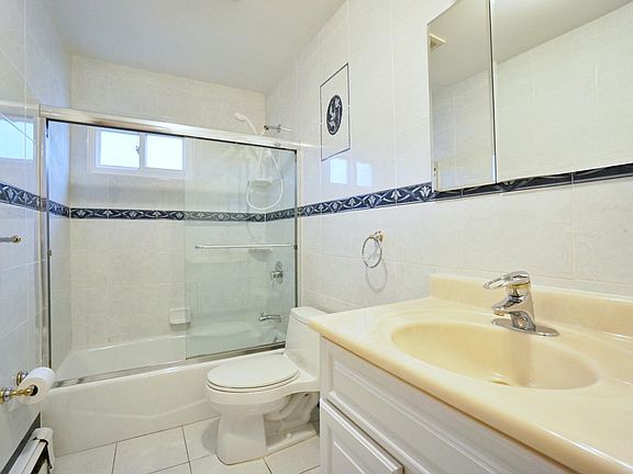 5th image of 117 Giffords Ln APT 2