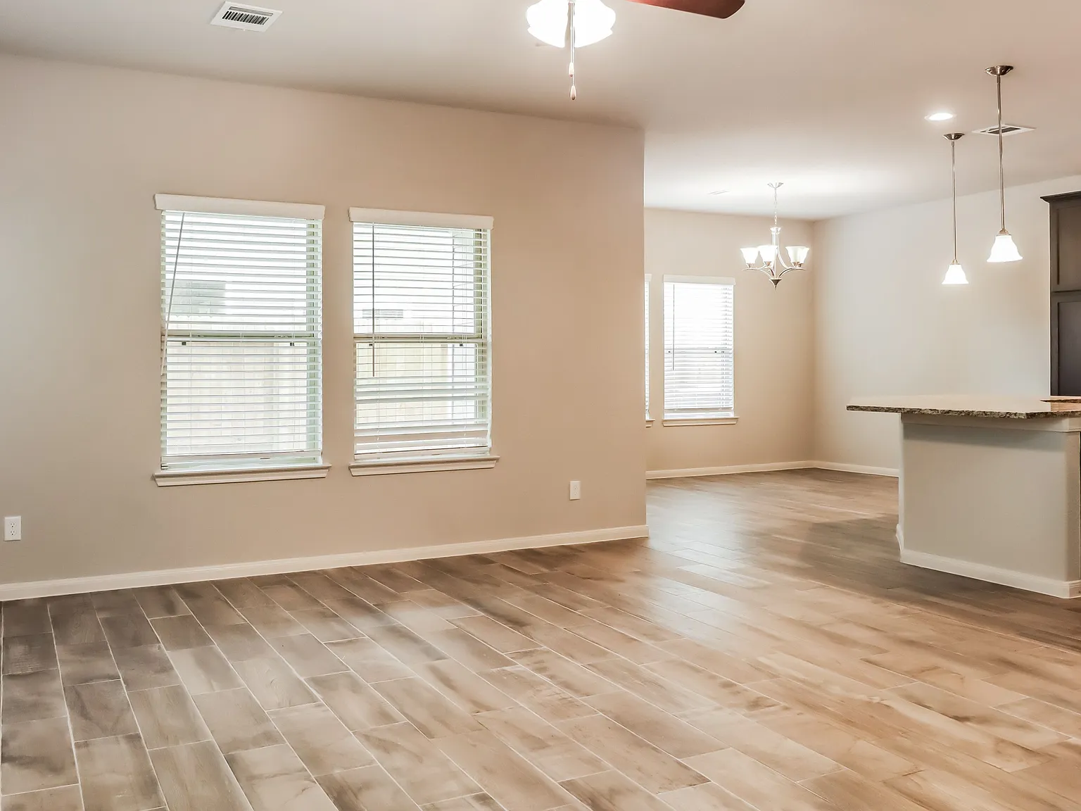 4 bed, 3.5 bath, 2064 sqft, $2,489 — Photo 2
