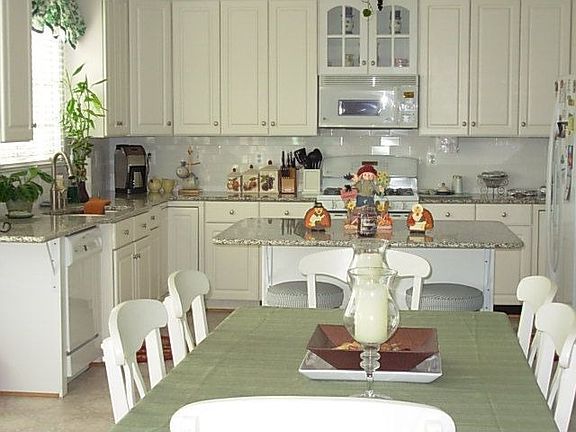 Huge gourmet kitchen