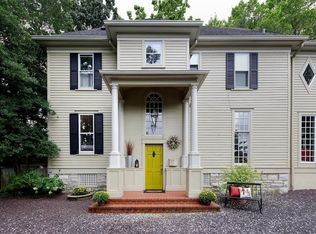 135 N Hanley Rd, Saint Louis, MO 63105