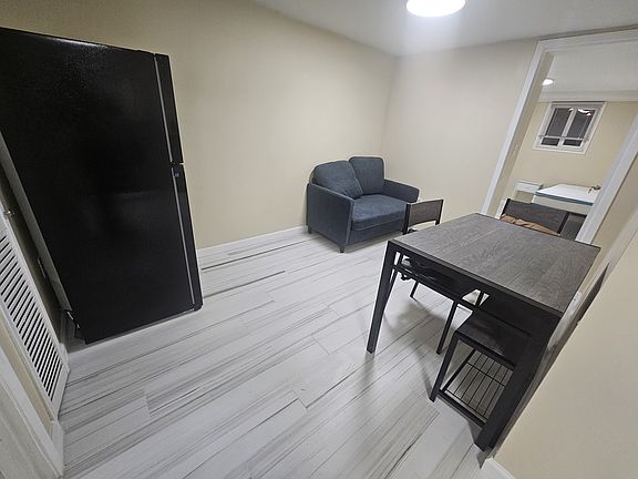 4th image of 24 E 91st St Floor 2