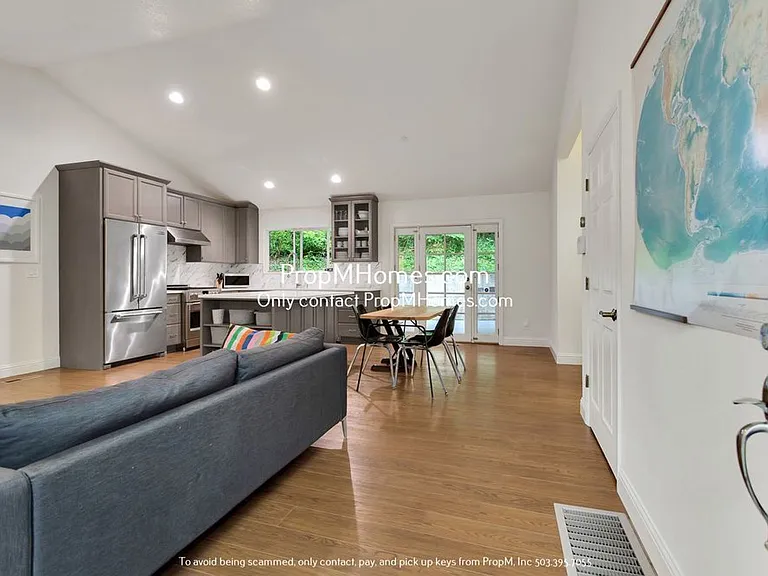 605 SW Arboretum Cir — Photo 3