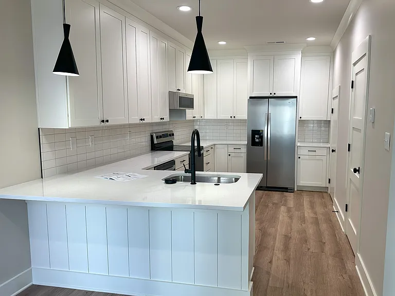 14 Walnut St NE #14 — Photo 7