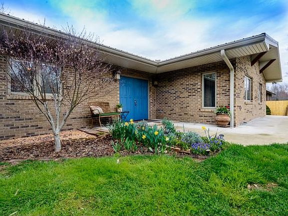 3rd image of 3607 Hazelnut Dr