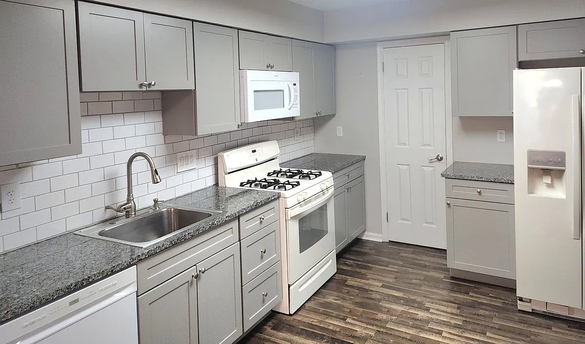 2 bed, 2.5 bath, 1290 sqft, $2,900 — Photo 2