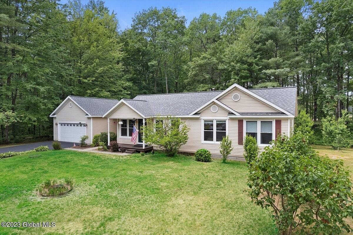 17 Iris Avenue, South Glens Falls, NY 12803 Zillow