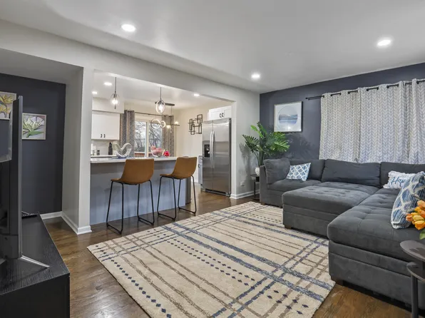 116 2nd St, Downers Grove, IL 60515