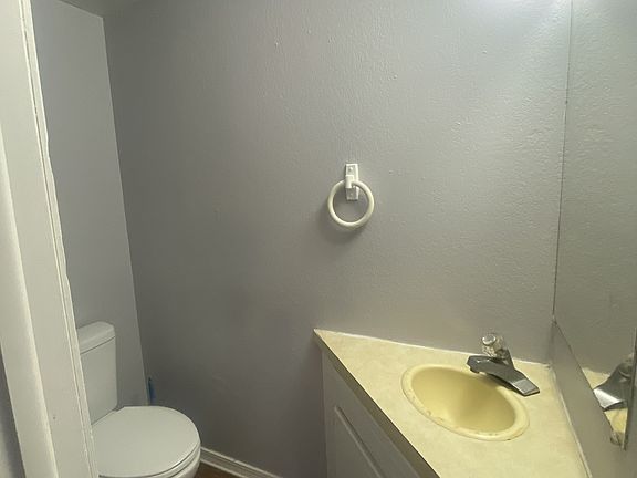 5th image of 305 Pleasant Valley Rd