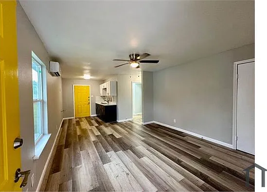 990 SW 37th St — Photo 12