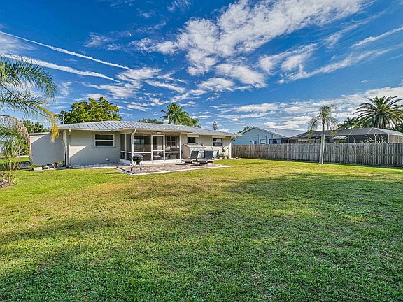 4th image of 28178 Sunset Dr