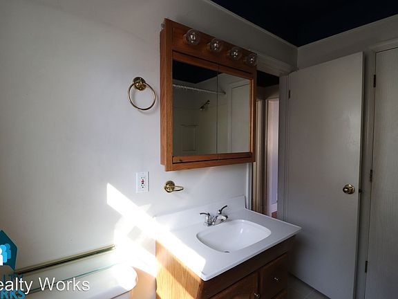 4th image of 5624 Kearney Ave
