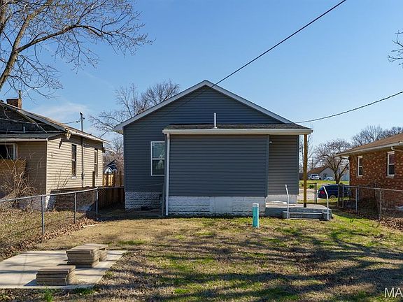 4th image of 1111 Greenwood St