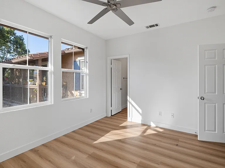13285 Calle Del Campo #5 — Photo 32