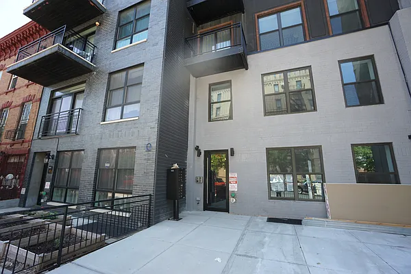 Rented by Rennit Inc. | media 27