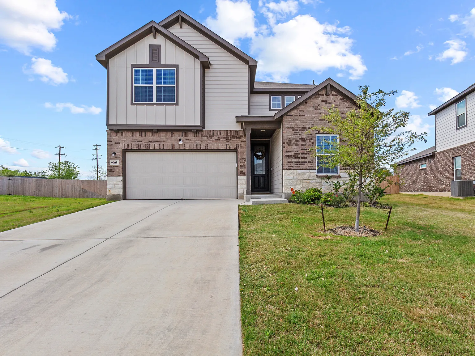 4 bed, 2960 sqft, $2,600 — Photo 2