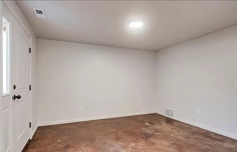 1368 S 1050 W — Photo 2