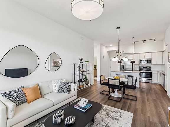 4th image of 3784 W 88th St #204