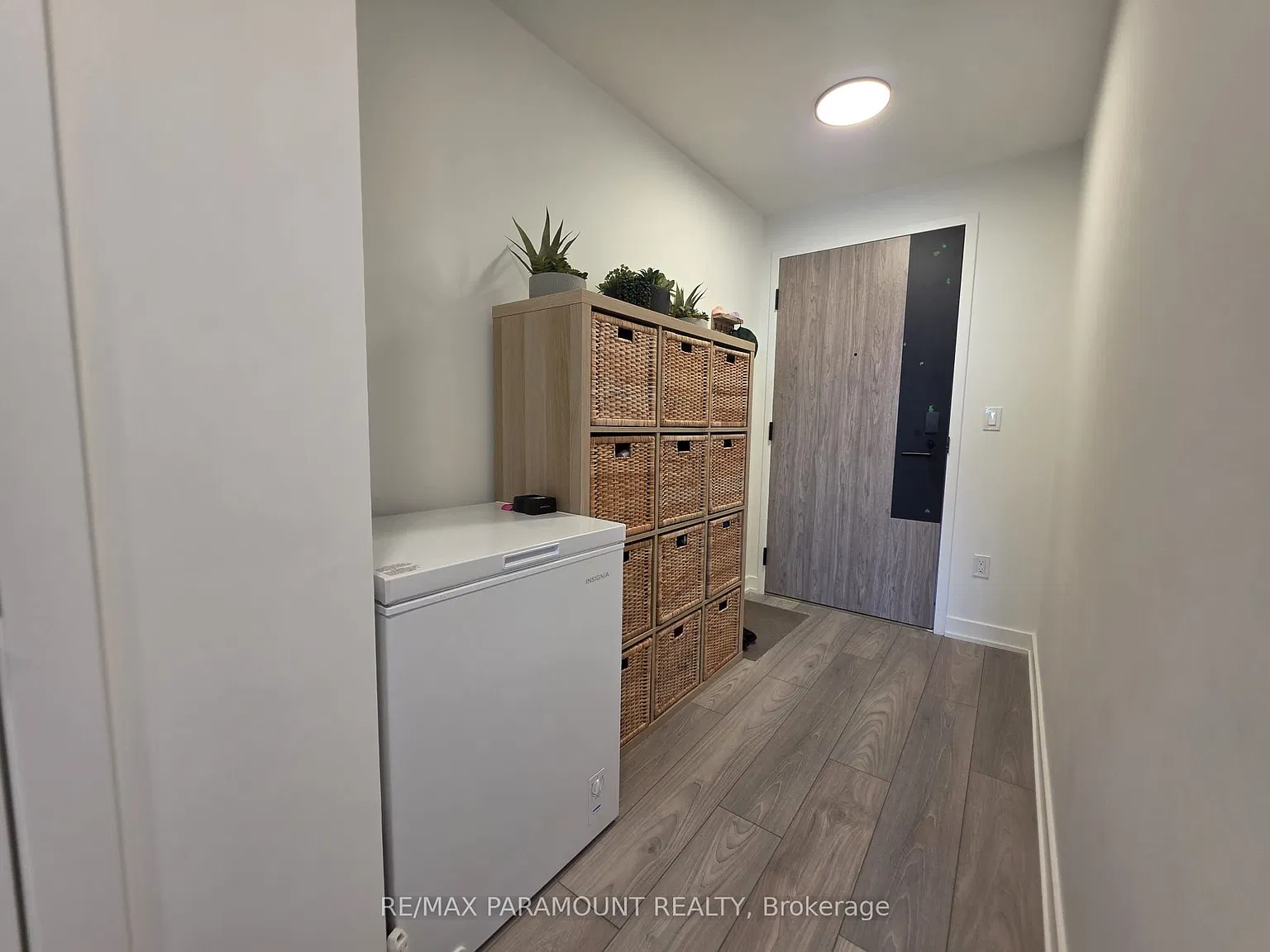 1 bed, $2,300 — Photo 4