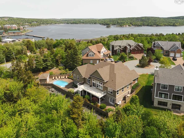 104 Shaughnessy Pl, Bedford, NS B4A 0A1
