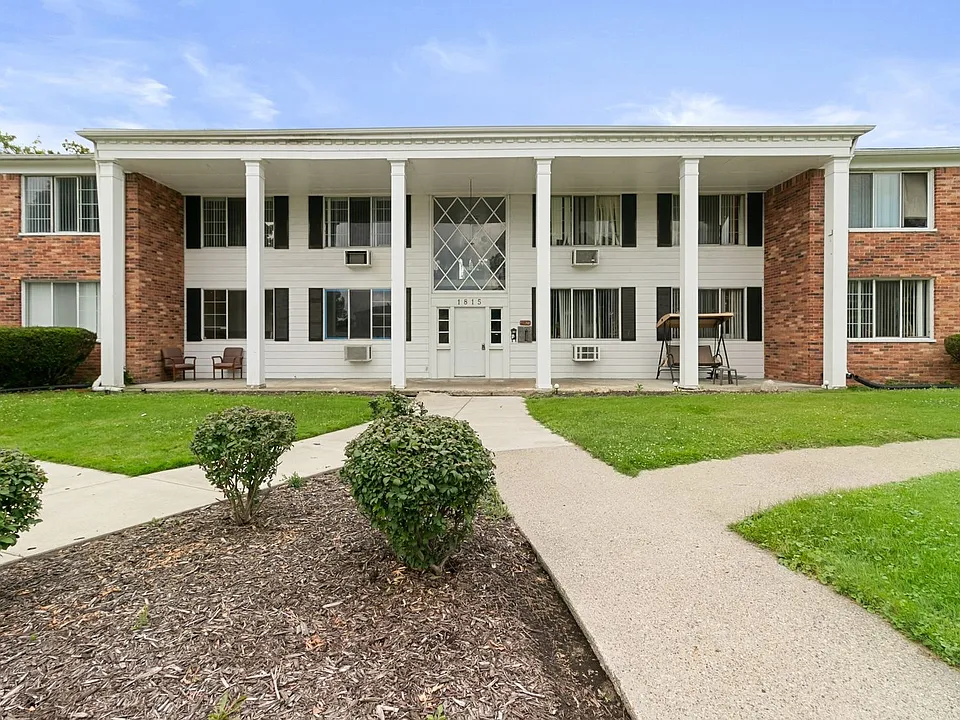 1815 Potomac Cir