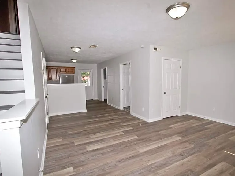 216 Sycamore St #B — Photo 9